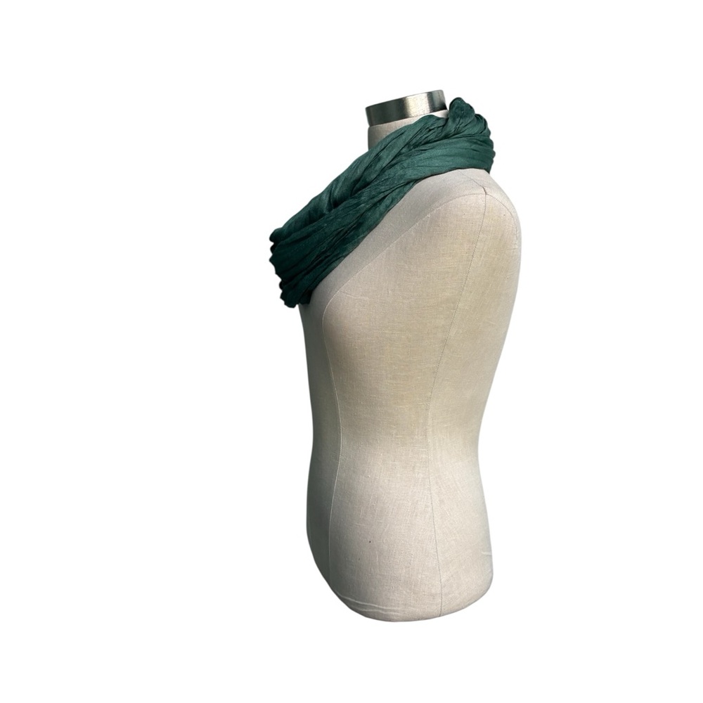 Emerald green infinity scarf - Picture 9 of 11